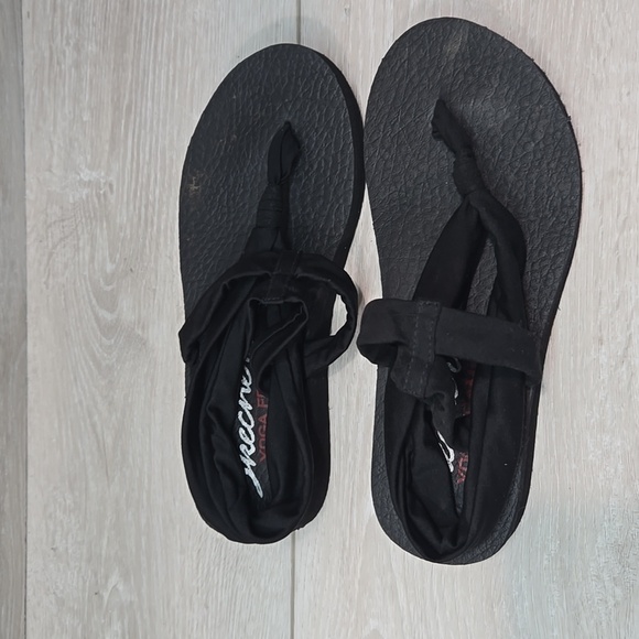 Skechers Yoga Foam Black Women's Sandals Shoes Sz 6 - Picture 2 of 11